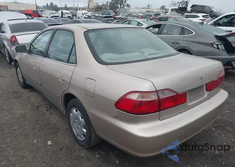 2000 Honda Accord 2.3 Lx z USA, uszkodzony, nr VIN 3HGCG6659YG704575